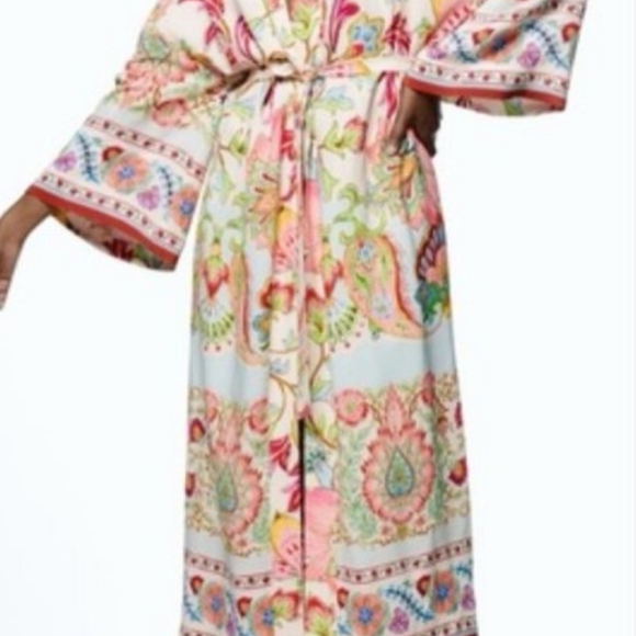 🆕️[L] Zara Floral Printed Kimono / Robe / Duster viral - Picture 5 of 16
